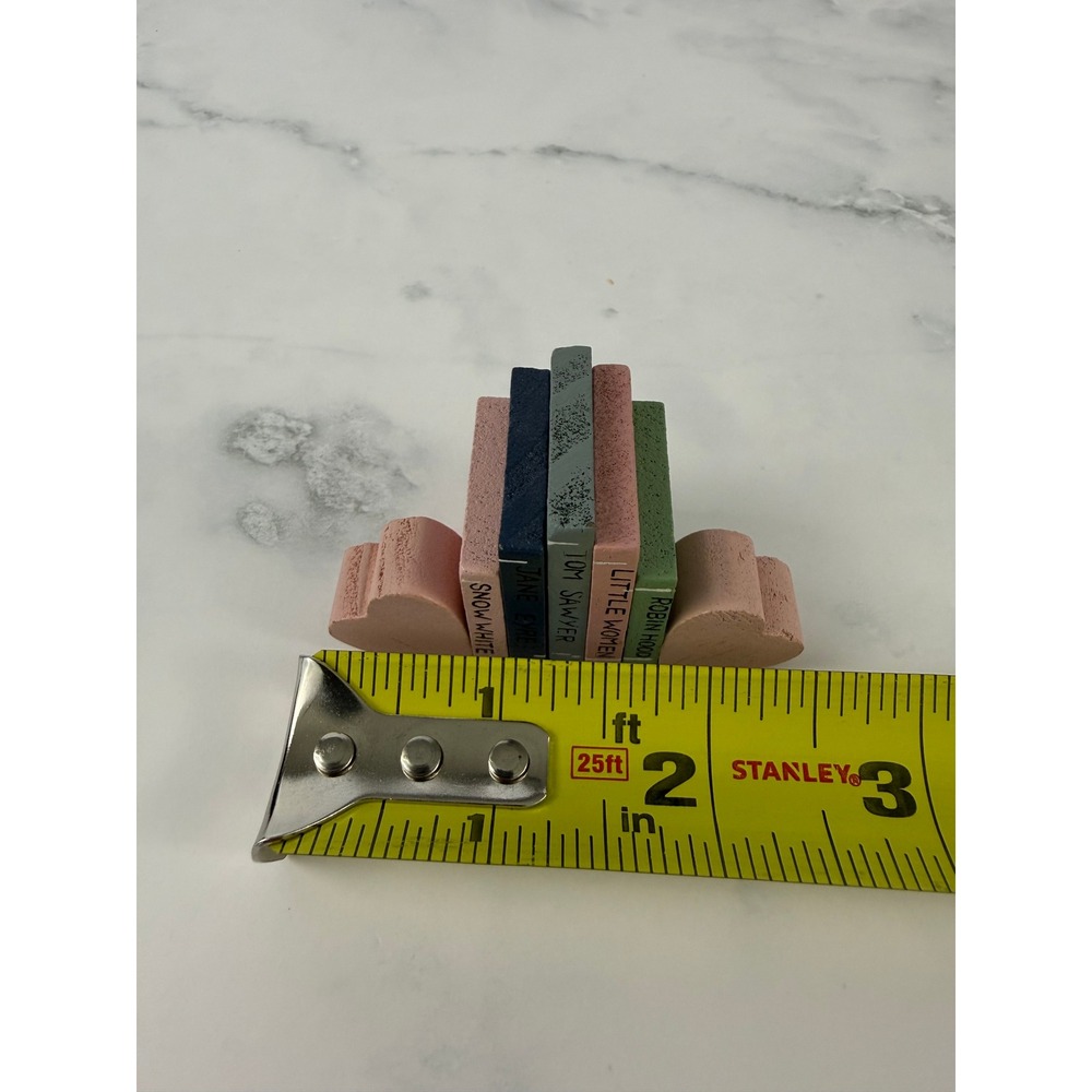 Tiny Wooded Bookshelf Miniature One piece with Heart Book Ends 1:12 scale - Picture 4 of 4